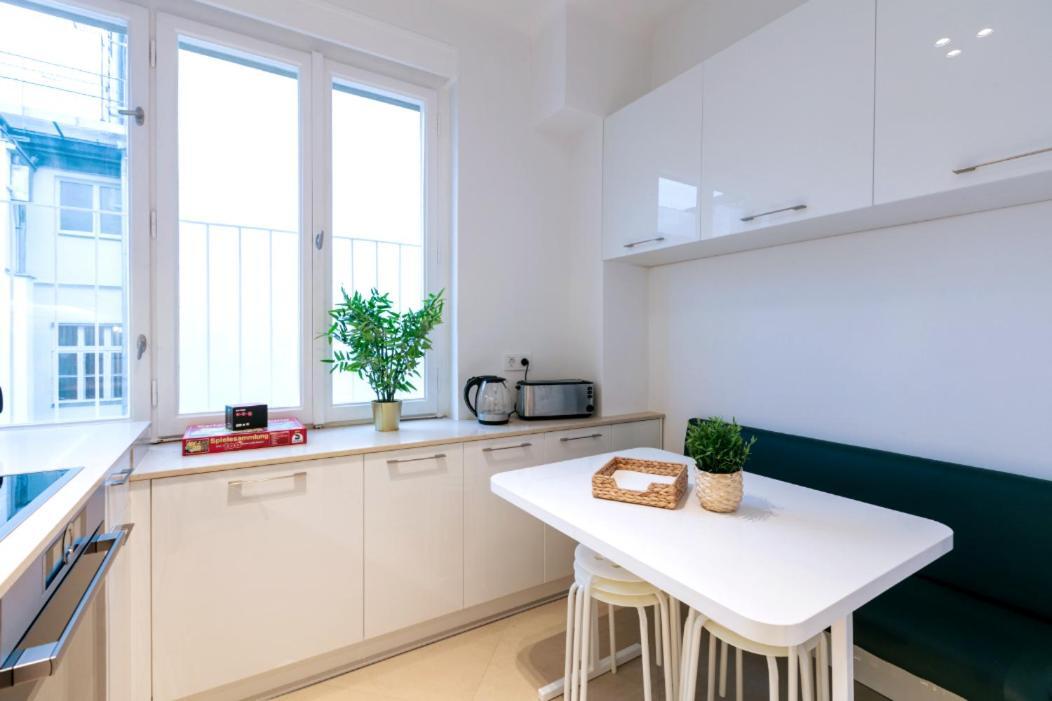Apartment Elegance *