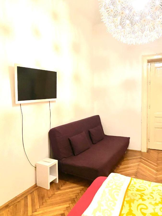 Opera 1 Apartment