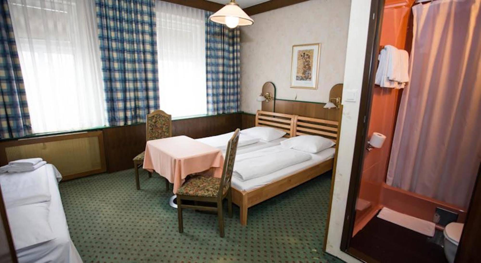 Hadrigan Hotel 3*