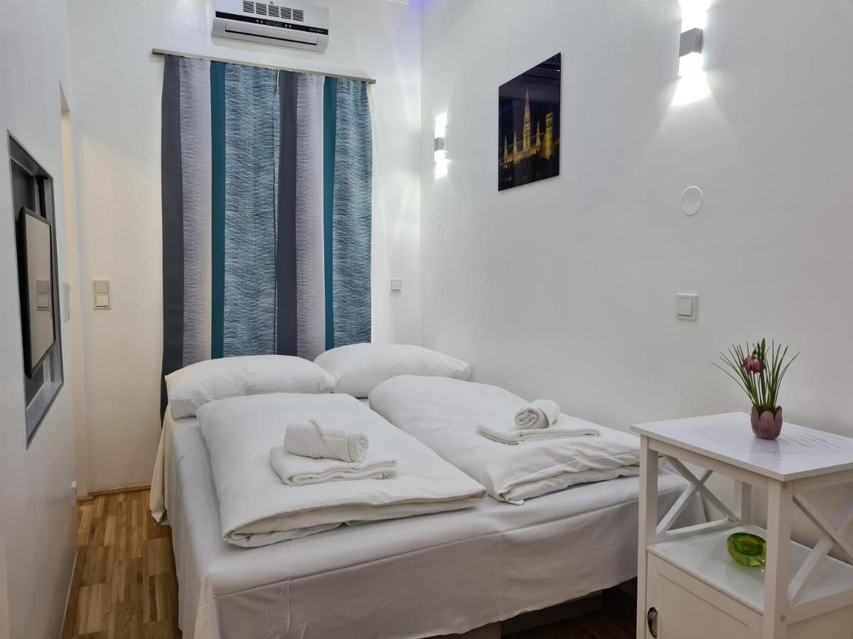 Flatprovider Lapi Gold - Contactless Check In Apartment