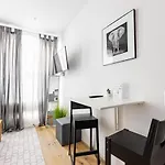 Budget Rooms West With Shared Kitchen