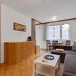 City Apartment Close To Shopping Mile