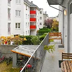 Bright Apartment Mariahilf