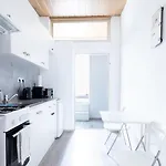 New & Central Maerzstrasse City Apartment With Own Exit To The Inner Garden