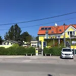 Ajo Vienna Big Flat 150 Sqm Contactless - Check-In