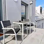 Modern Balcony Apartment With Pool Close To Lake In \