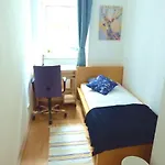 Roooms By Jr City Apartments