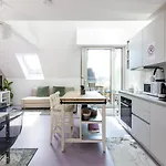 Julius 6 - Duplex Apartment 5 Mins To City Center