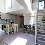 Julius 6 - Duplex Apartment 5 Mins To City Center