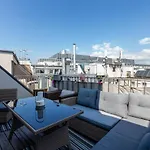 Julius 6 - Duplex Apartment 5 Mins To City Center
