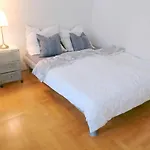 Stylish & Central By Jr City Apartments