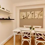 Gorgeous Hideout | City Center Apartment