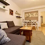 Gorgeous Hideout | City Center Apartment