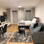 English Theater Apartment At Rathaus