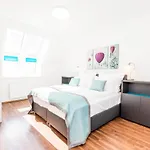 Simtown Suite Apartments