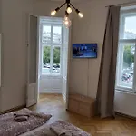 Lovely New 2 Bedroom Near Hannovamarkt