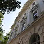 Vienna Suites