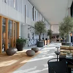 Triiiple Suites Level 21 mit Balkon und Tiefgarage