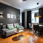 Authentic Apartment Next To Schwedenplatz