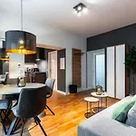 Authentic Apartment Next To Schwedenplatz