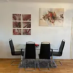 Apartment Domino