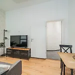 Zeus Design Apartments Herz