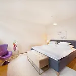 Smile Villa Mit Parkplatz, Garten Und Terrasse Im Beliebten Doebling In Wien