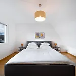 Smile Villa Mit Parkplatz, Garten Und Terrasse Im Beliebten Doebling In Wien