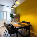 Stylish 1 Bedroom Apartment Near Hannovamarkt