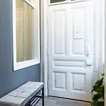 Stylish 1 Bedroom Apartment Near Hannovamarkt