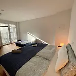 Eca Rooftop Live - Private Rooms & Serviced Apartments