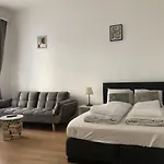 Central Apartment Near Subway Station 2