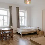 Special Vintage Viennese Apartment - 12Min F Downtown