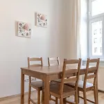Special Vintage Viennese Apartment - 12Min F Downtown