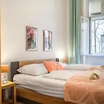 Charming Apt - Ideal For Longstays