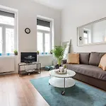 ⍟Luxurious And Bright⍟ 5 Min Walk To City Center