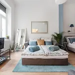 ⍟Luxurious And Bright⍟ 5 Min Walk To City Center