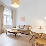 Modernes Apartment Im Charmanten Cottage Viertel