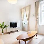 Modernes Apartment Im Charmanten Cottage Viertel