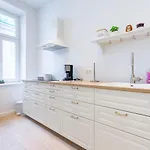 Modernes Apartment Im Charmanten Cottage Viertel