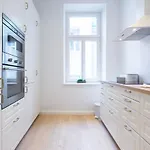 Modernes Apartment Im Charmanten Cottage Viertel