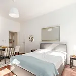 ⍟Luxurious And Bright⍟ 5 Min Walk To City Center