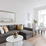 ⍟Luxurious And Bright⍟ 5 Min Walk To City Center