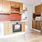 Perfectly Situated 2Br Shared Apt- Ideal For Longstays