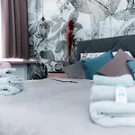 Petit Luxe Apartment