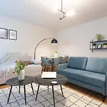 Chic 1-Bed Apt By Canal Walk To Historic Centre
