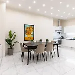 Spacious 2 Bedroom Apartment Nearby Center