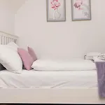 Milky Way Top Floor 2-Bedroom Apartment Air Condition