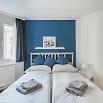 17 C&J\'S Apartment
