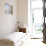 Central Modern Garden-Apartment Next To Belvedere Palace